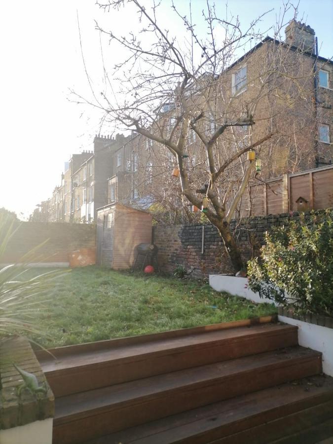 لندن Garden Rooms 20 Min Walk From Camden Town & Kings Cross St Pancras المظهر الخارجي الصورة