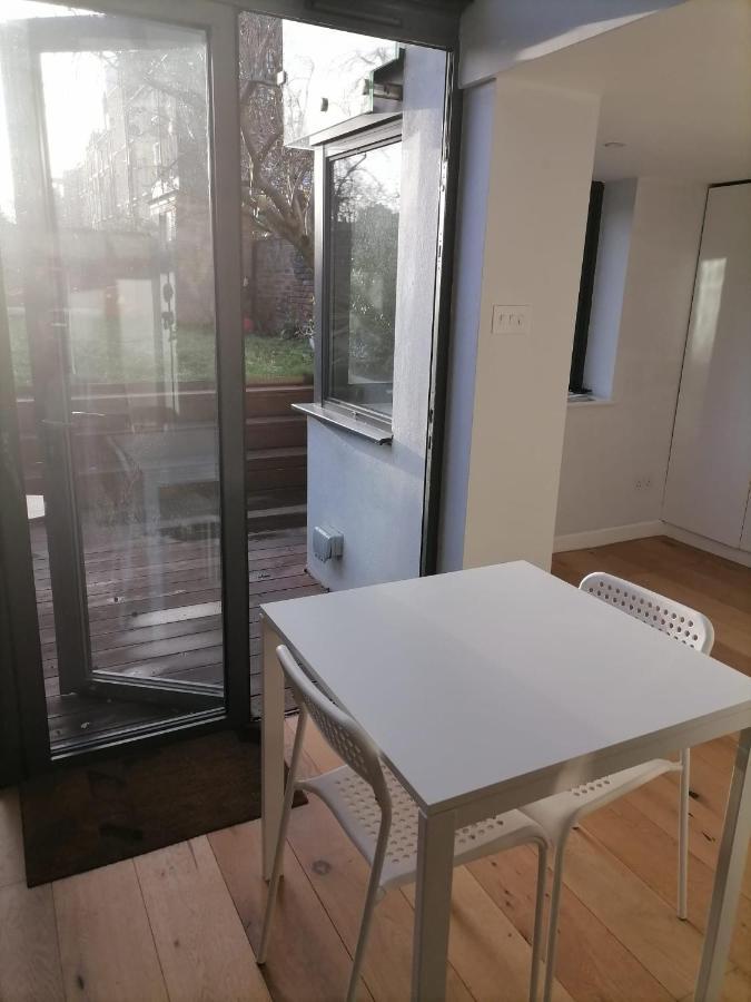لندن Garden Rooms 20 Min Walk From Camden Town & Kings Cross St Pancras المظهر الخارجي الصورة