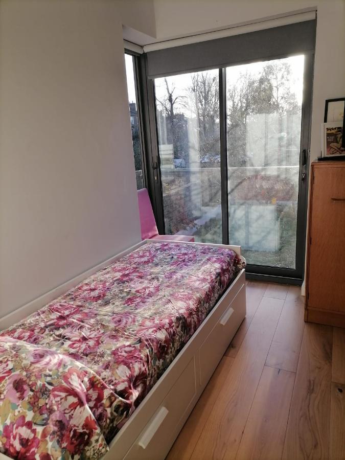 لندن Garden Rooms 20 Min Walk From Camden Town & Kings Cross St Pancras المظهر الخارجي الصورة